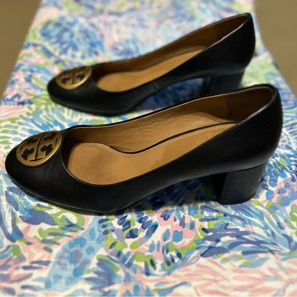 Tory Burch Chelsea Block-Heel Pumps - Picture 11 of 12